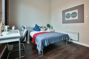 Silver 3 Bed Duplex at iQ Hollingworth House, Fairfield Street, City Centre, Manchester, M13GN - Image 4